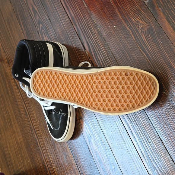 VANS, like new,  size 8.5 Men's,  10 Women's - Picture 4 of 4
